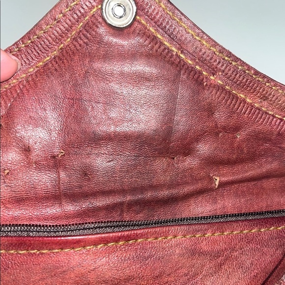 Embossed Leather Wallet - Picture 7 of 11